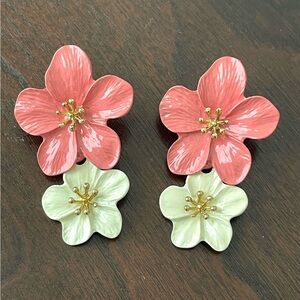 Absolutely Adorable & Unique Flower Earrings in pink & cream / New